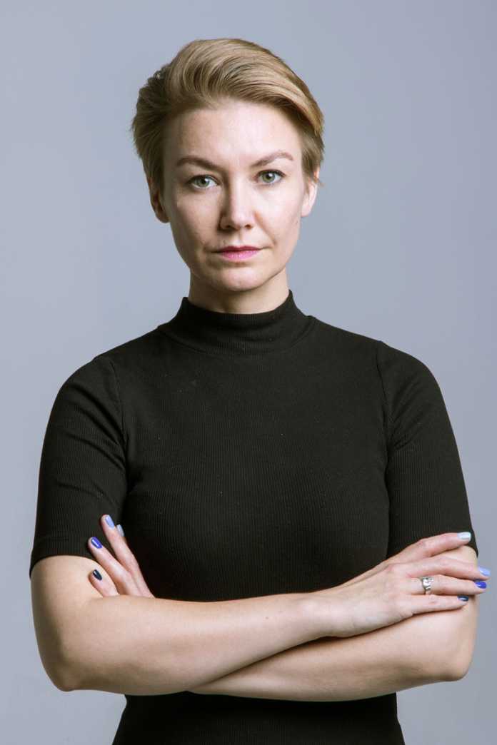 Anne-Dolinschek,-Head-of-Consumer-PR